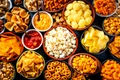 gustari chipsuri popcorn istock jpg