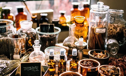 1 istoria parfumurilor jpg jpeg