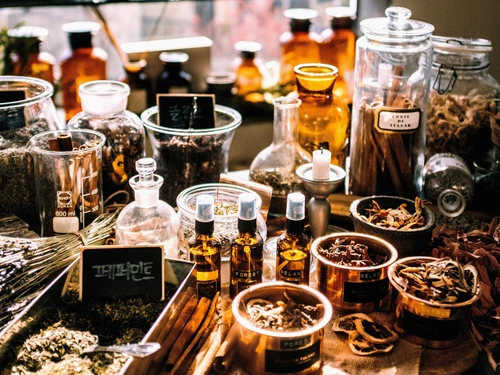 1 istoria parfumurilor jpg jpeg