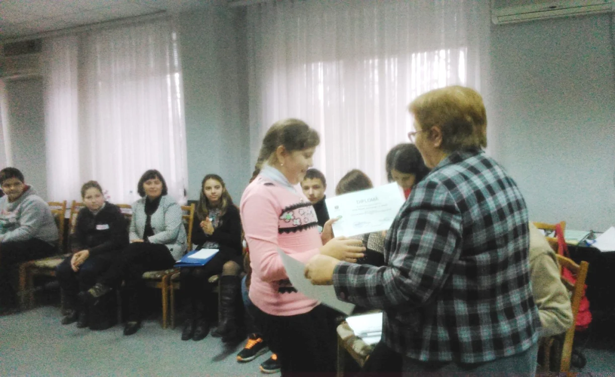 Grupul de elevi din Slobozia, Ştefan Vodă au
luat locul I în cadrul monitorizării drepturilor copiilor. Foto childrights.md