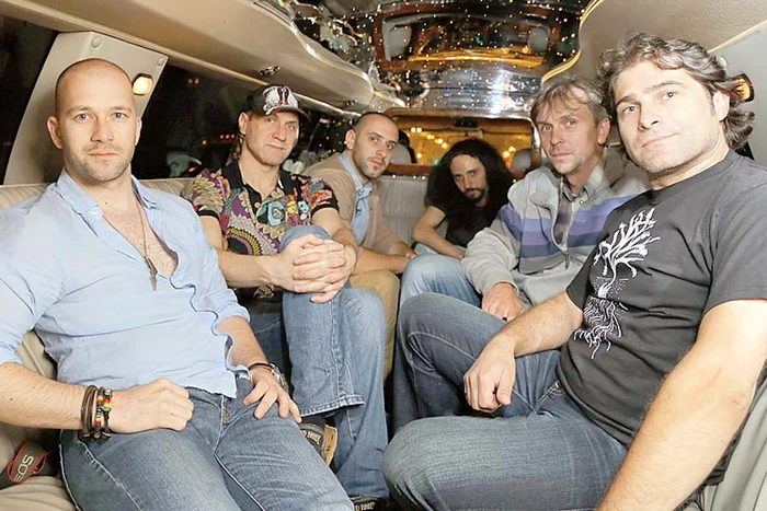 Alin Oprea şi colegii săi sunt plecaţi în turneu, în America (FOTOGRAFII: ARHIVA PERSONALĂ)