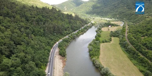 Lucrările pe Valea Oltului la structura DN7 în Sibiu Foto DRDP Brașov jpg