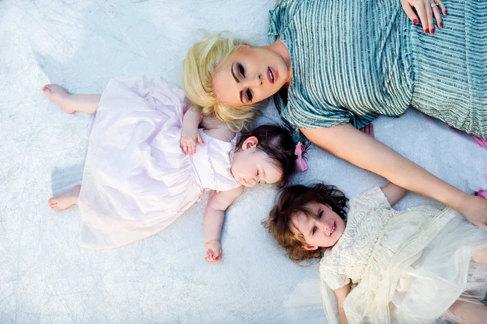 Familia este lucrul cel mai de preţ din viaţa vedetei (foto: Tango)