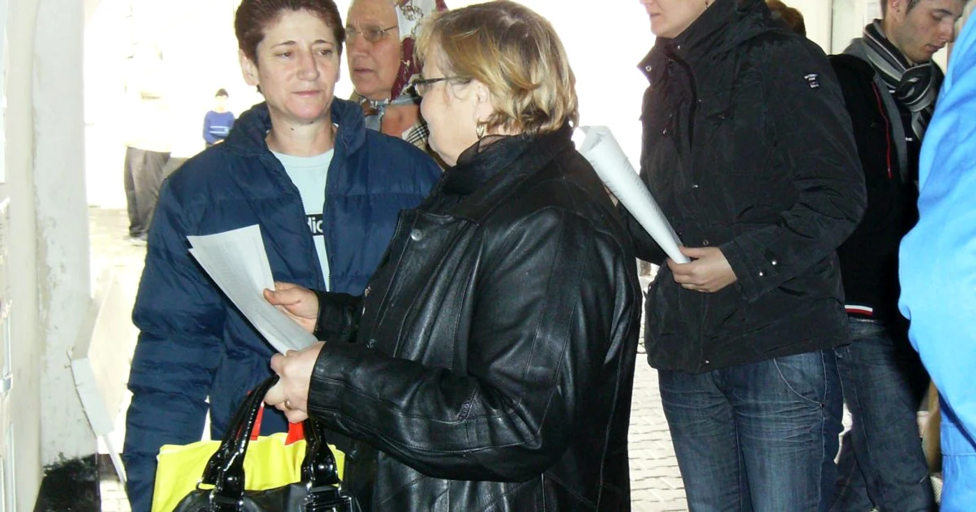 Sute de persoane au cerut azi formulare pentru subvenţiile la încălzire 