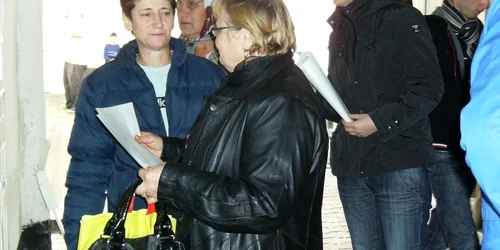 Sute de persoane au cerut azi formulare pentru subvenţiile la încălzire 