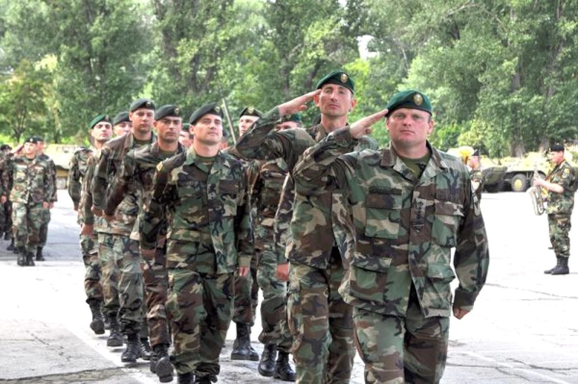 Cum te pregăteşti pentru angajarea în Armată. Tot mai mulţi tineri optează pentru o carieră în armată FOTO Adevărul