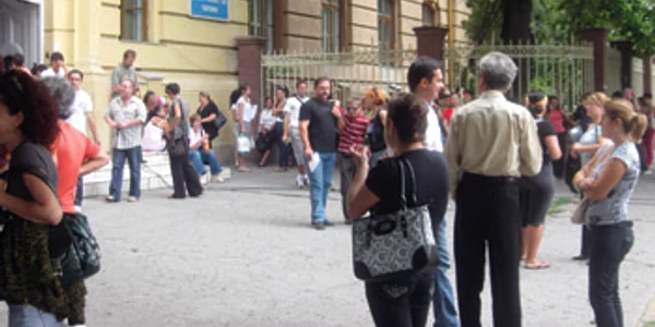 Sindicaliştii îi îndeamnă pe profesori să nu se ducă la ore în prima zi de şcoală