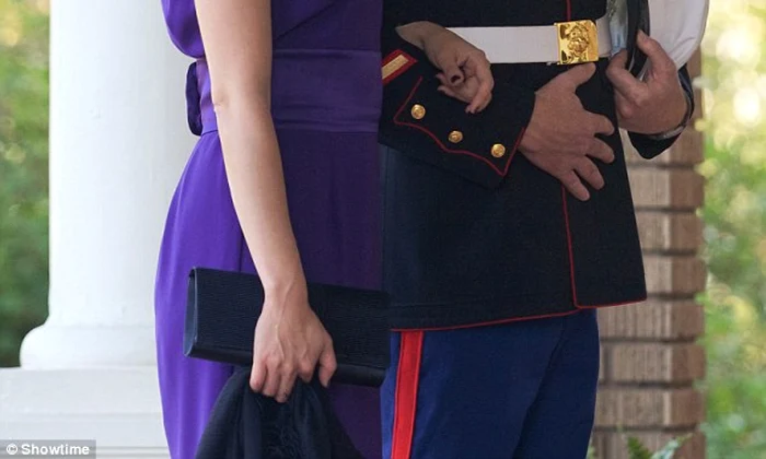 Morena Baccarin si Damian Lewis in Homeland jpeg