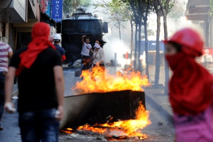 Moartea unui tânăr protestatar i-a infuriat pe turci FOTO AFP