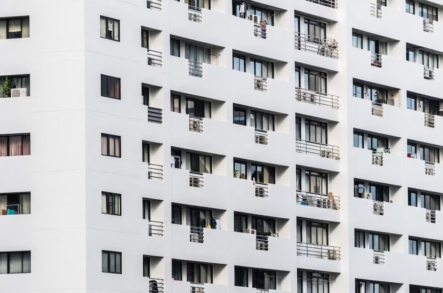 Prețurile locuințelor continuă să crească. Apartamentele vechi, mai scumpe decât cele noi