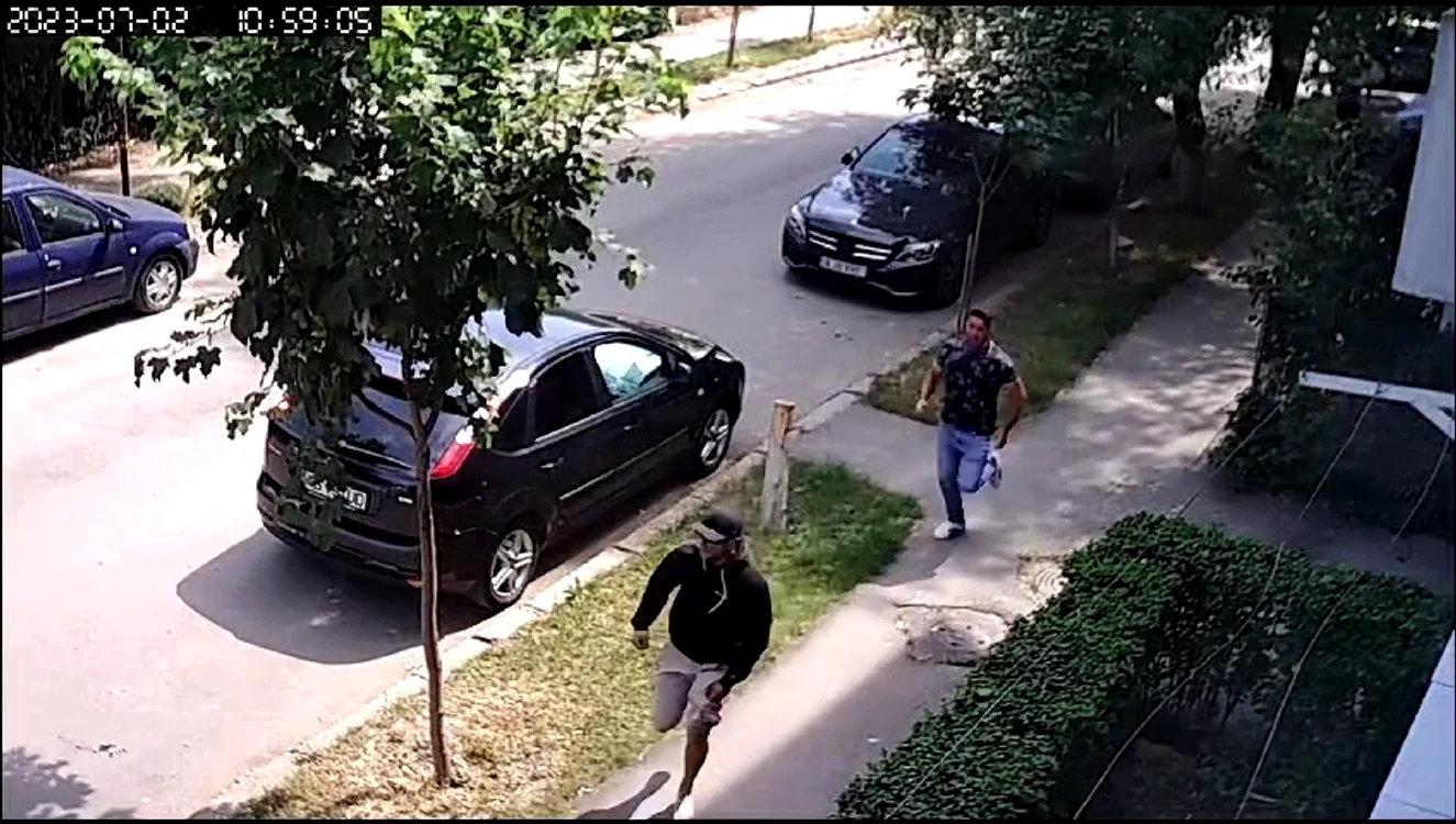 Șoferul fugar este urmărit de pompier FOTO captură video