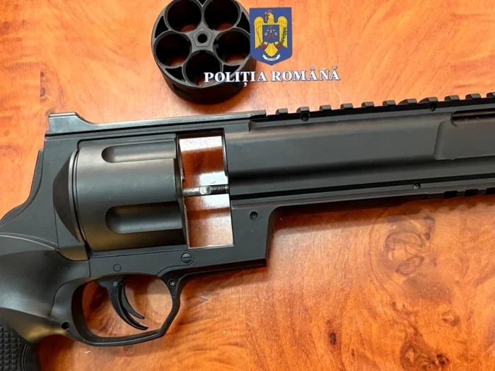 Pistol cu bile/FOTO: Poliția Română