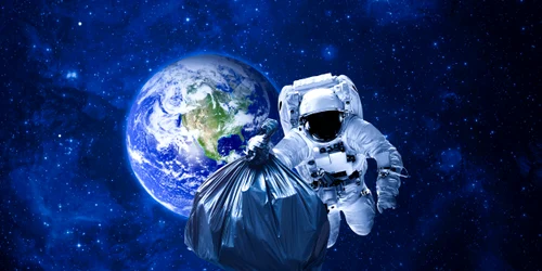 astronaut gunoi spatial foto shutterstock 1986932441 jpg