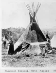 O tabără Shoshone în lanțul muntos Wind River din Wyoming, fotografiată de W. H. Jackson, în 1870 (© Library of Congress)