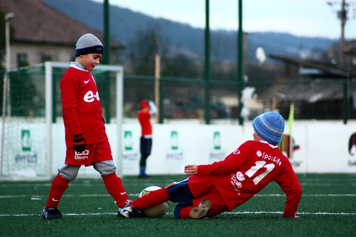 Târgu-Mureş: Cei mai buni juniori la fotbal se întrec la Cupa Kinder