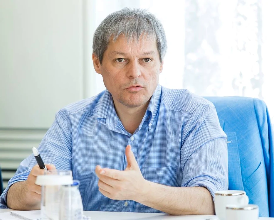 
    Dacian CioloșFoto: Facebook  