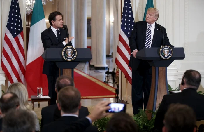 Giuseppe Conte şi Donald Trump, într-o conferinţă comună de presă la Casa Albă FOTO EPA-EFE