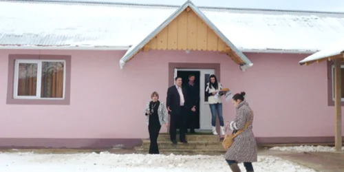 Atelierul de la Mitocul Dragomirnei este deschis pentru beneficiari zilnic, între orele 9.00 şi 15.30