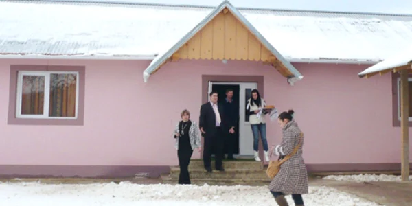 Atelierul de la Mitocul Dragomirnei este deschis pentru beneficiari zilnic, între orele 9.00 şi 15.30