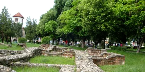 Primăria se va ocupa de ruinele fostei Mitropolii