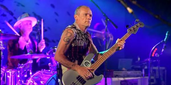 flea basist red hot chili peppers foto guliver/getty images