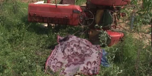 Bărbatul a murit strivit de tractorul pe care-l conducea