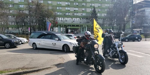 Adi Bărar a fost condus pe ultimul drum de prietenii motociclişti FOTO Ş.Both