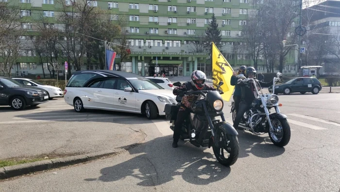 Adi Bărar a fost condus pe ultimul drum de prietenii motociclişti FOTO Ş.Both