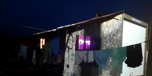 Sărbători într-o comunitate săracă din judeţul Braşov FOTO Ioan Buciumar