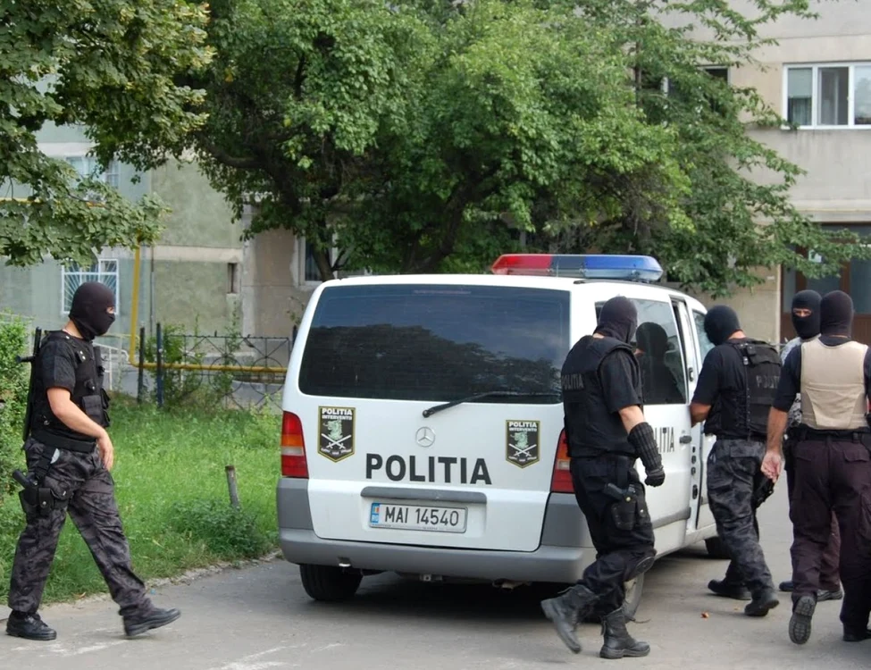 Suspecţii au fost săltaţi de poliţişti Foto:Arhivă Adevărul