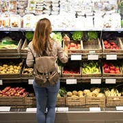 Cumpărături in supermarket Foto Freepic com jpg