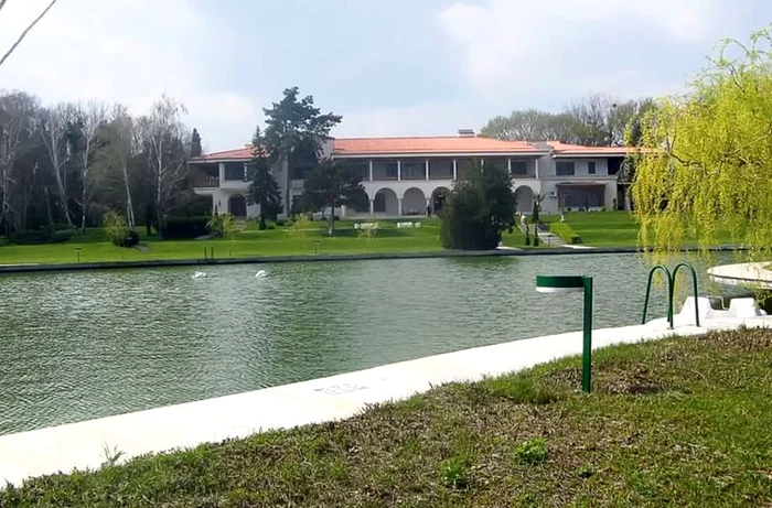 Iohannis și-a făcut miniteren de golf la vila de protocol FOTO Arhivă