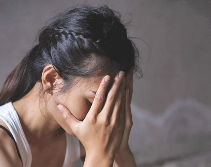 Fată abuzată sexual FOTO: Arhivă, Adevărul