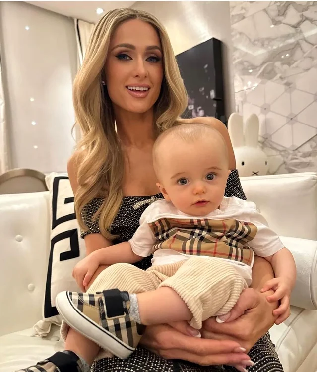 Paris Hilton are o bonă pentru băiețelul ei, Phoenix