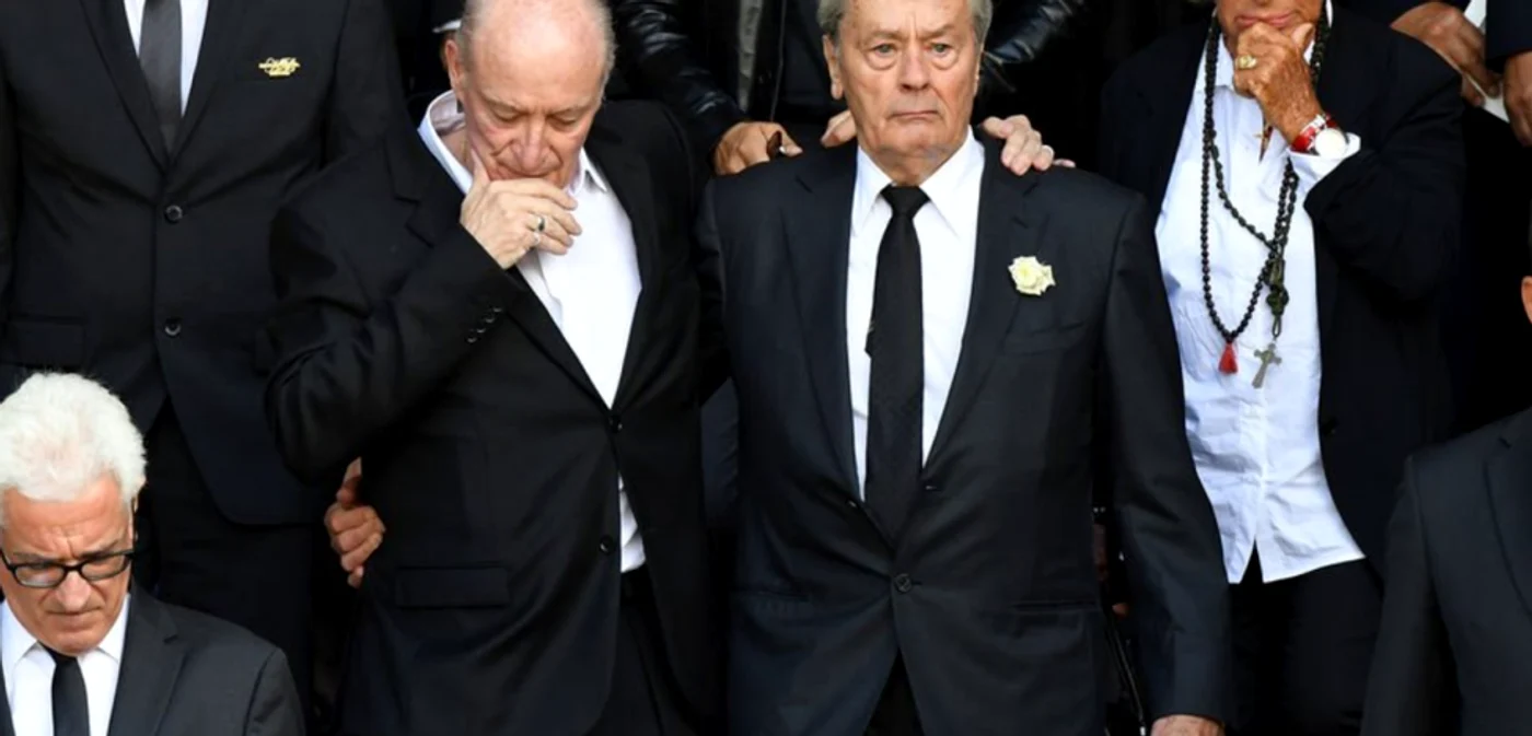 Alain Delon, sfâşiat de durere