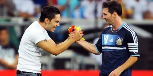 messi felicitat de un fan