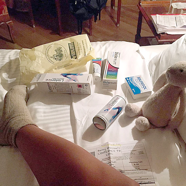 Piciorul sexy al Mădălinei are  nevoie de creme antiinflamatorii