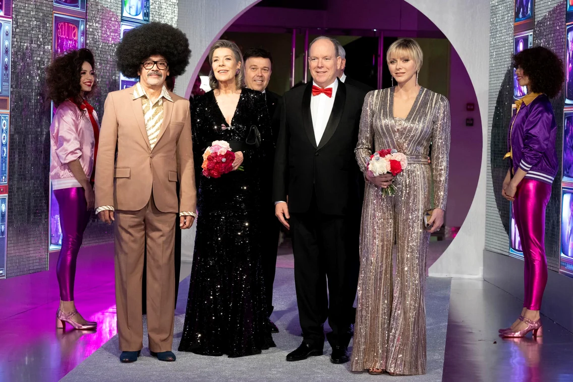 Prințesa Caroline, Prințesa Charlene și Prințul Albert de Monaco la Balul Rozelor