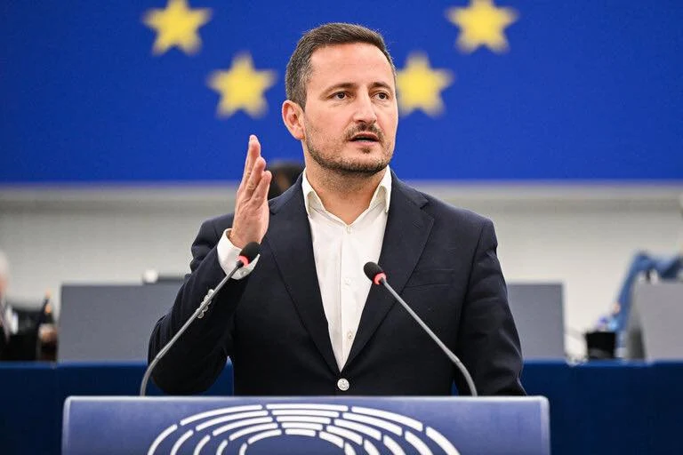 Nicu Ştefănuţă, vicepreședinte al Parlamentului European, critică PSD că fuge de guvernare: „Ţara are 5 mari crize”