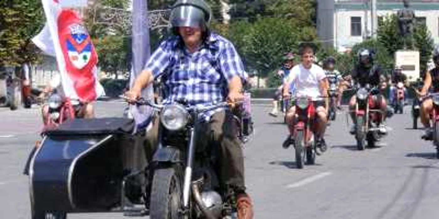 Cluj: Concurs de motociclete de epocă la Turda (GALERIE FOTO)
