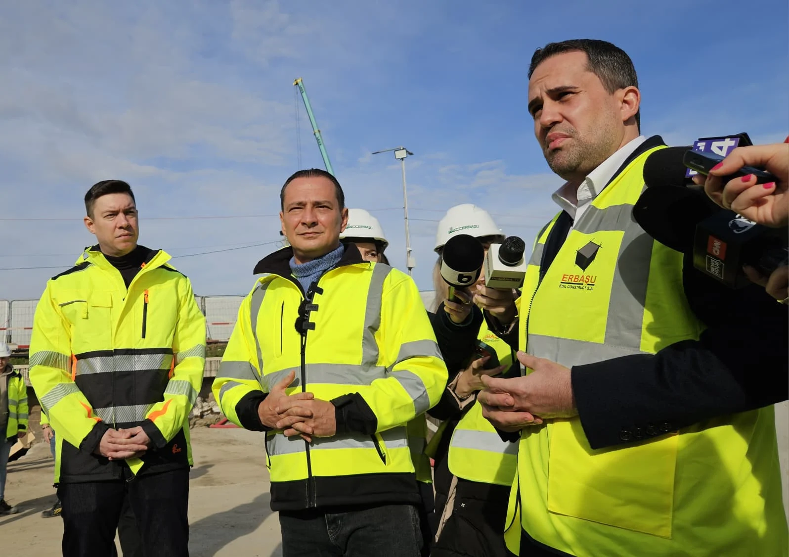 Sectorul 4 demarează proiectul de interconectare a liniilor de tramvai între Piața Sf. Vineri și Piața Unirii. Daniel Băluță și Ciprian Șerban, în vizită pe șantier