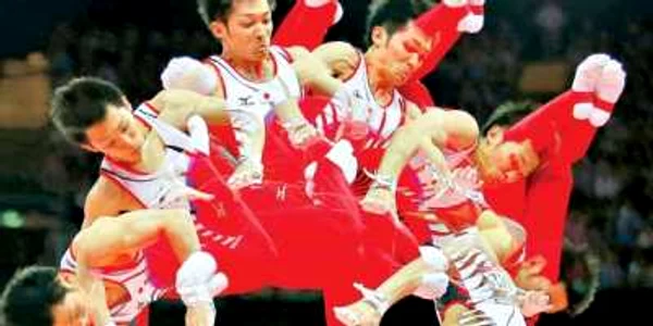 Aşa arată un exerciţiu  la gimnastică „în reluare“