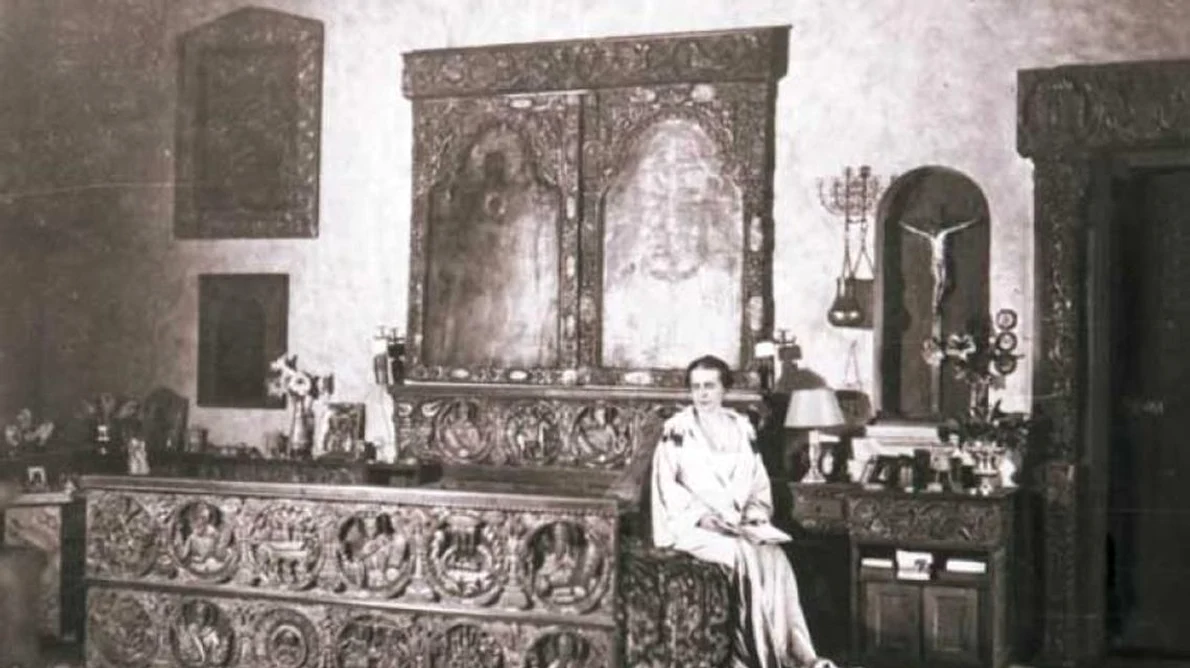 Expoziţia "Casele de vis ale Reginei Maria Palatul Cotroceni" jpeg