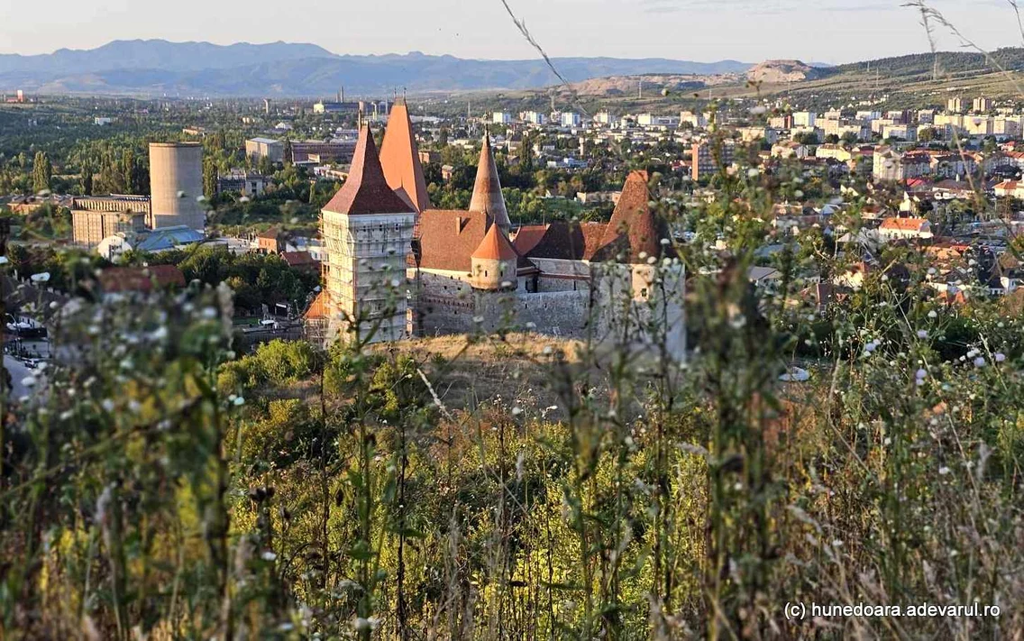 Dealul Sanpetru din Hunedoara  Foto Daniel Guță  ADEVĂRUL (17) jpg