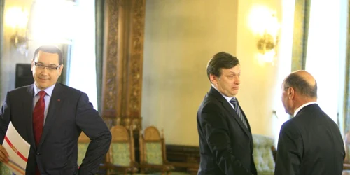 Victor Ponta  Crin Antonescu si Traian Basescu FOTO Adevarul 