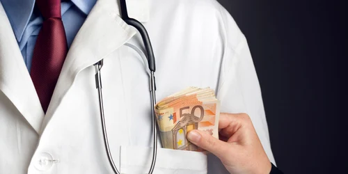 Mita doctor medic euro bancnote FOTO Shutterstock jpg