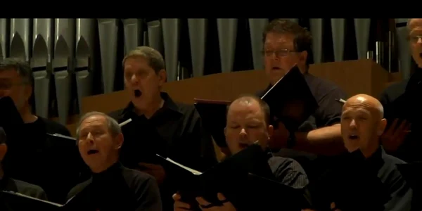 Orchestra a cântat o piesă formată din 20 de mesaje de pe Twitter