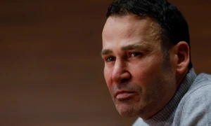 Primarul sectorului 3 Robert Negoiță face declarații de presă la sediul primăriei. FOTO Inquam Photos / Mălina Norocea