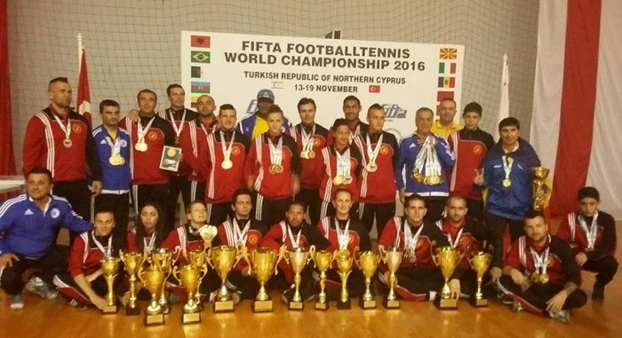 
    Delegaţia noastră are planuri mari pentru competiţie din NormandiaFoto: Click!  