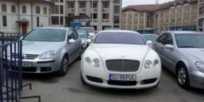 Craiova: FOTO: Gaşca beizadelei Covei avea bolizi de jumătate de milion de euro